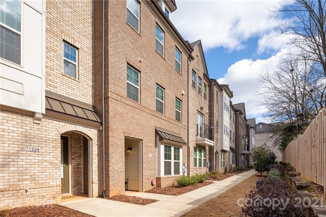 Building Photo - 1208 Madison Towns Ln
