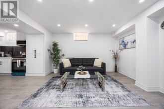 Building Photo - 339 Fleetwood Dr