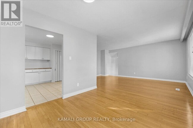 Building Photo - 78 College Crescent