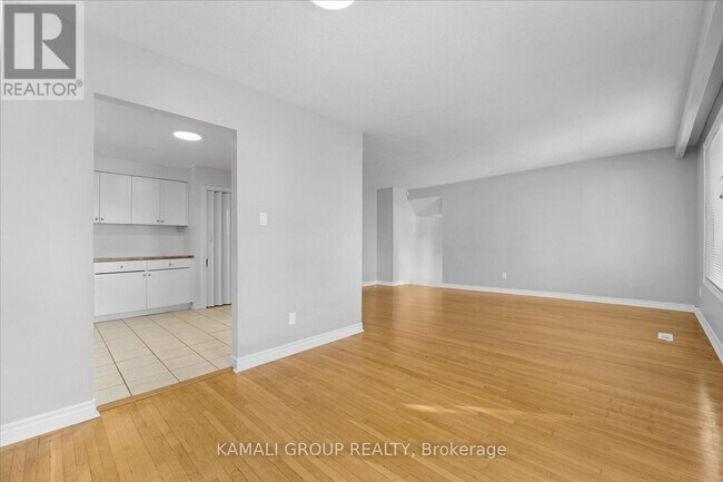 Photo du bâtiment - 78 College Crescent