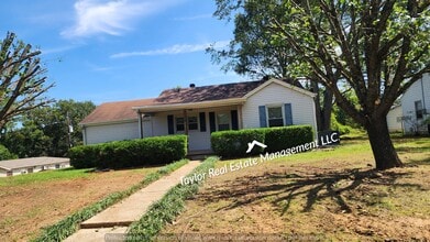 Building Photo - 1154 Hermitage Dr