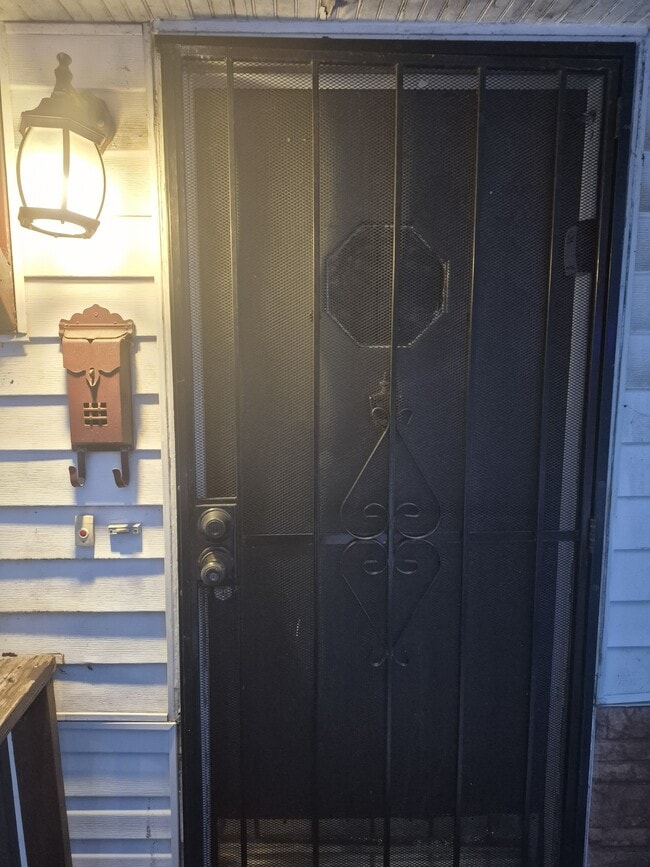 Building Photo - 1539 Comet Dr