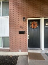 Building Photo - 82 1000 S