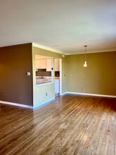 Building Photo - 426 N Fox Hills Dr