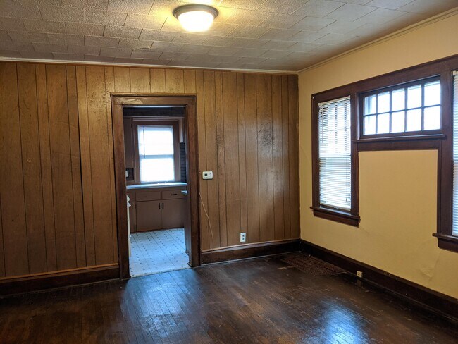 Building Photo - 205 Adams St