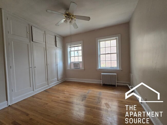 Building Photo - 1452 Oak Ave