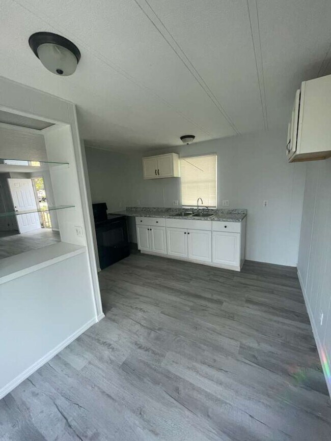 Foto del edificio - 2 bed / 2 bath - Rent To Own in Zephyrhill...