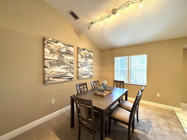 Foto del edificio - 820 Briargrove Ave