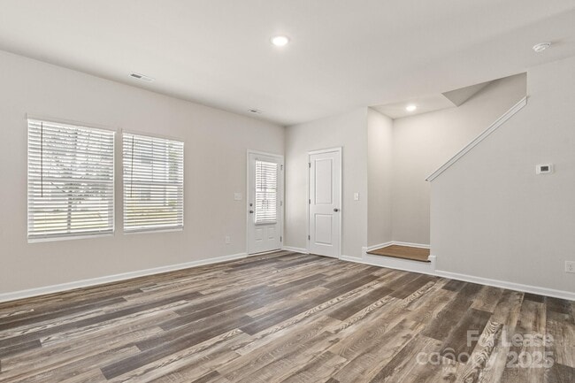 Building Photo - 117 Dogwood Vlg Trl