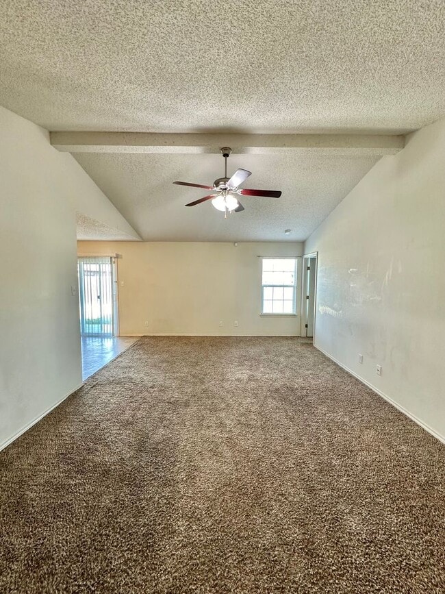 Building Photo - COMING AUGUST 2026 - 5 Bedroom Home in PaulAnn Neighborhood!