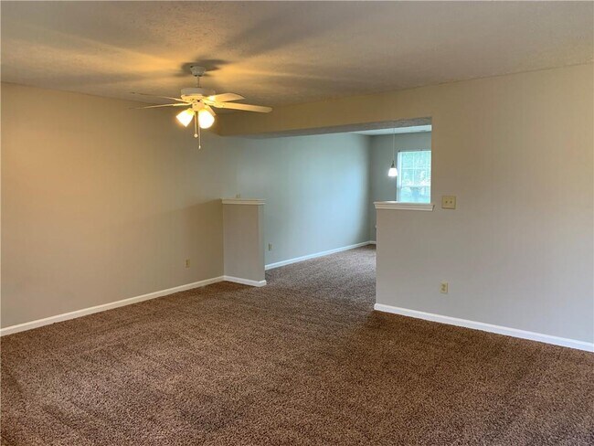 Building Photo - 10705 Snowdrop Way