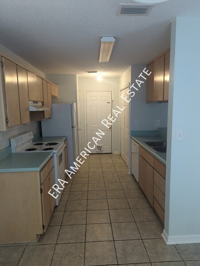 Building Photo - 223 Grand Prix Dr