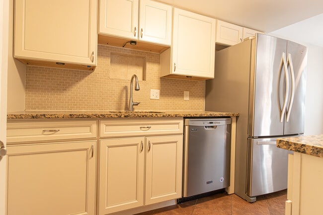 Foto del edificio - 6558 Gildar St