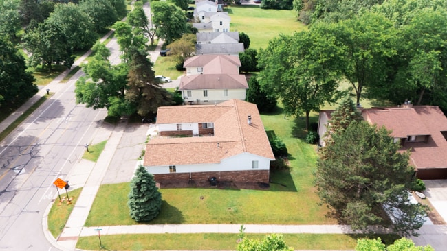 Building Photo - 1715 N Hagadorn Rd