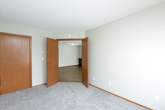 Foto del edificio - NEWLY UPDATED - 2 bdrm/2 bath FOR RENT