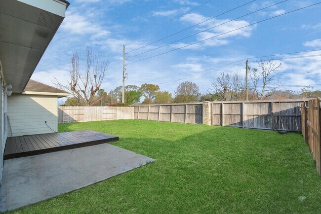 Foto del edificio - 14126 Silver Glade Ln