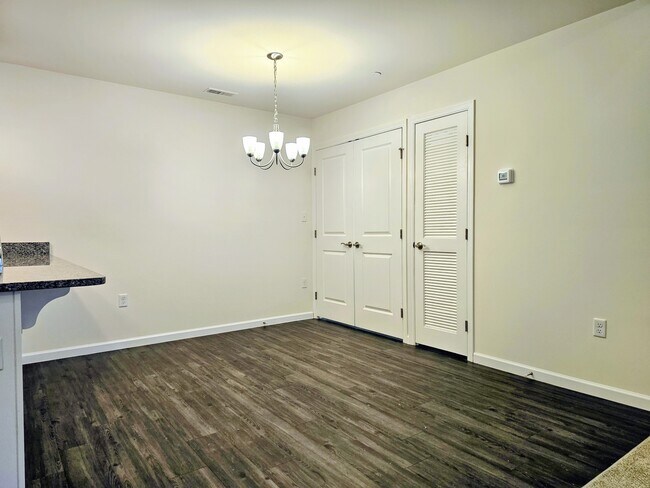 Foto del edificio - 24 Howard Dr