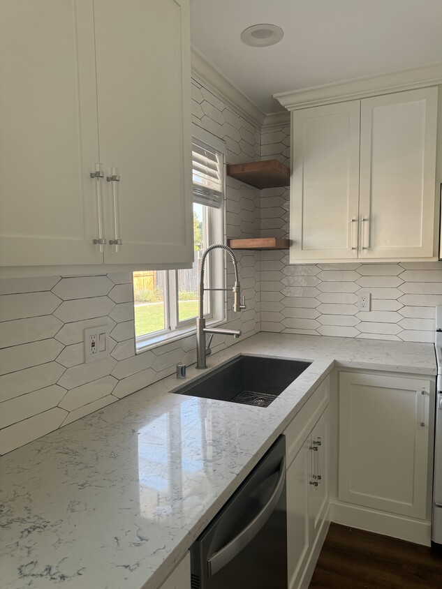 Foto principal - 410 Dunkirk Ct