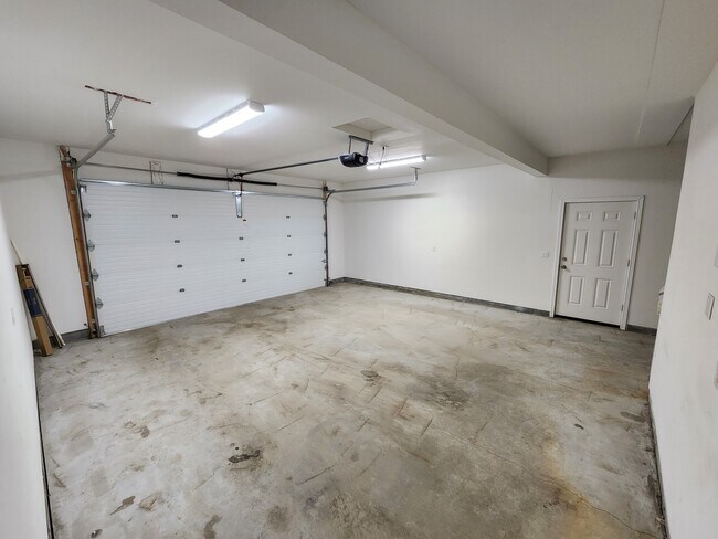 Building Photo - 1773 Dallas Dr