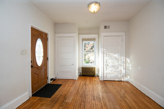 Building Photo - 4503 N Carlin Springs Rd