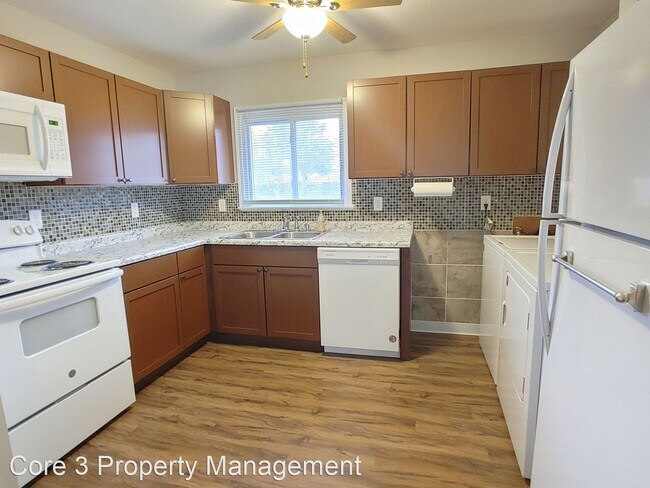 Building Photo - 3 br, 1.5 bath House - 6 Plymouth Ct