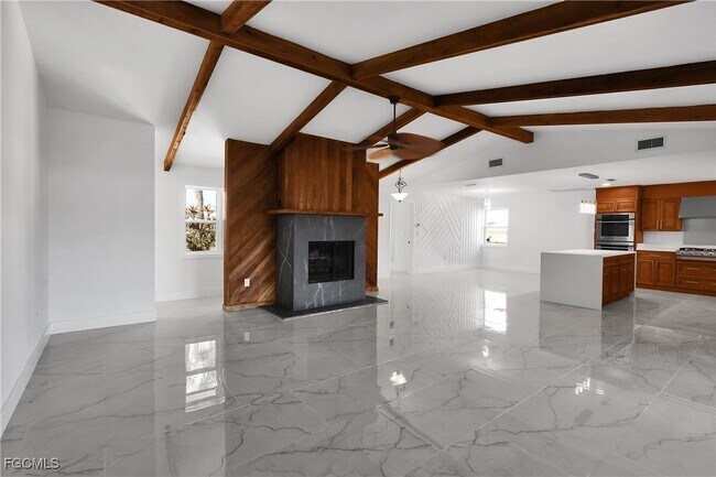 Foto del edificio - 2210 Isle of Pines Ave