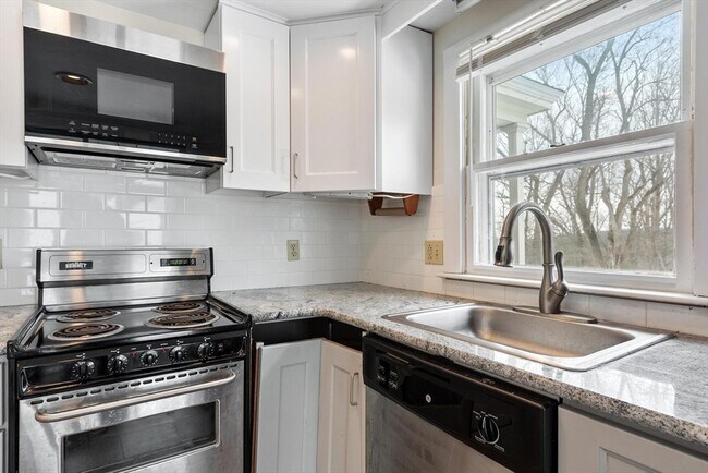 Foto del edificio - 18 Ayer Rd