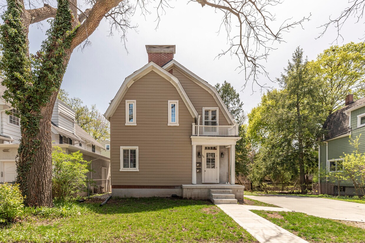 Primary Photo - 1324 Wells St