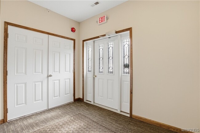 Building Photo - 1130 Orchard Park Rd