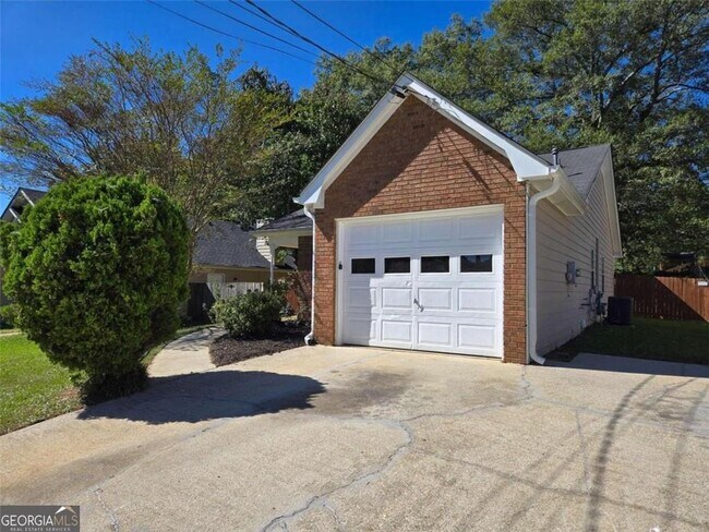 Building Photo - 8087 Fieldstream Way