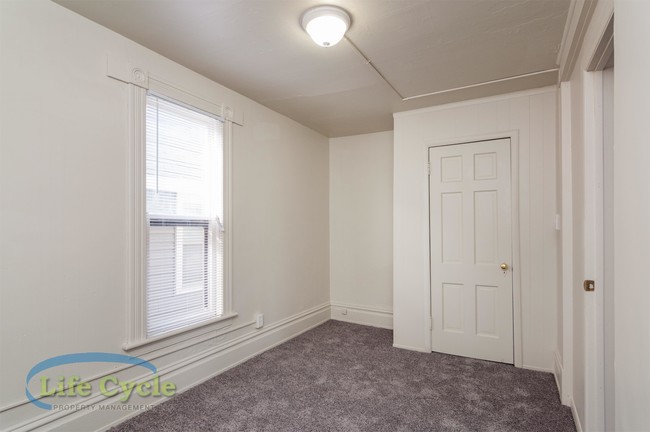Foto del edificio - 711 Chatham St NW