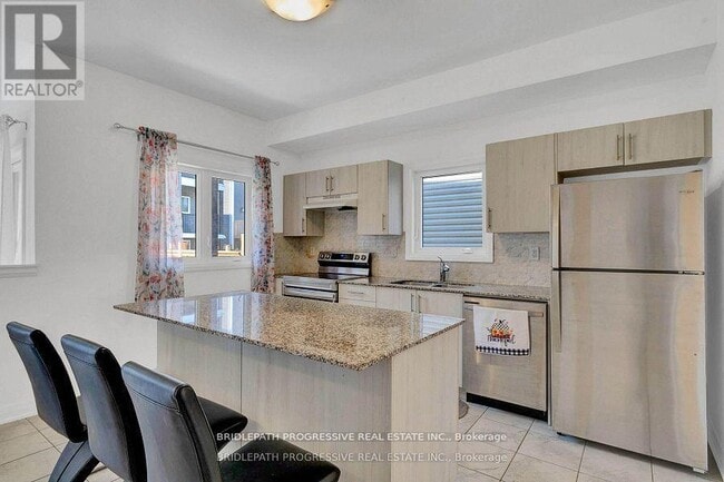 Building Photo - 22 Alaskan Heights