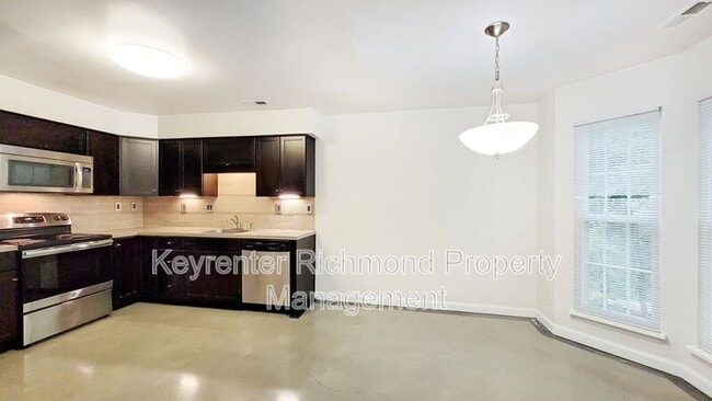 Building Photo - 10800 Smithers Ct