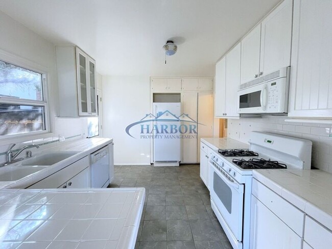 Building Photo - 517 Judy Dr