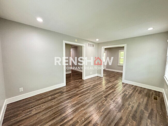 Foto del edificio - 987 S White Station Rd