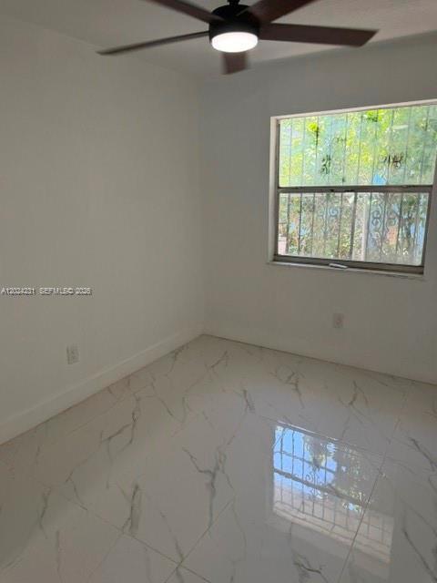 Foto del edificio - 262 NE 55th Terrace