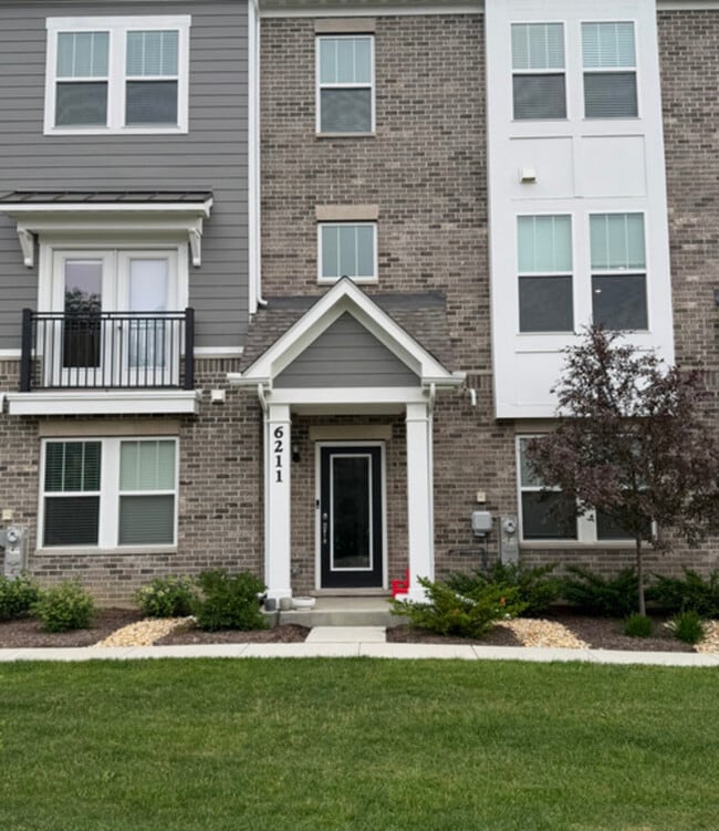 Building Photo - 6211 Sandbelt Dr