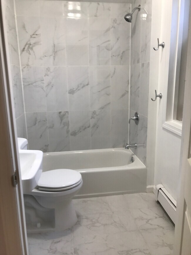 Foto del edificio - 62 Britton St