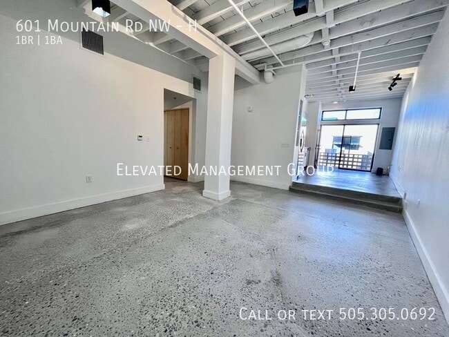 Foto del edificio - 601 Mountain Rd NW