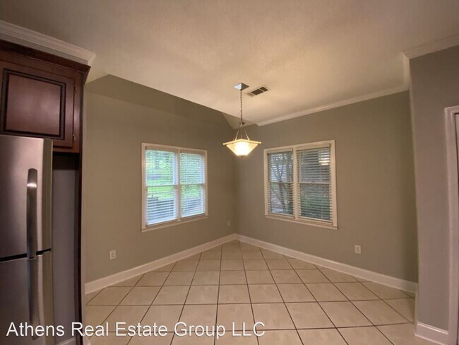 Foto del edificio - 2 br, 2.5 bath House - 393 Old Epps Bridge...