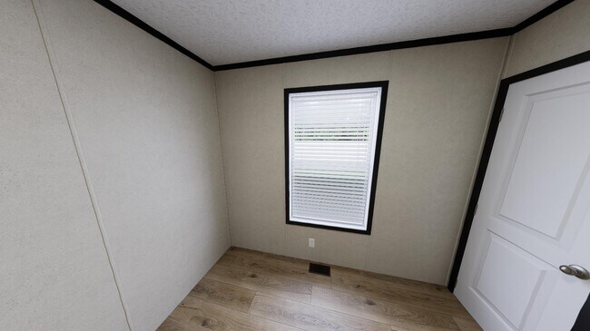 Foto del edificio - 121 Desander Dr