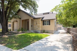 Building Photo - 128 Elizabeth Rd