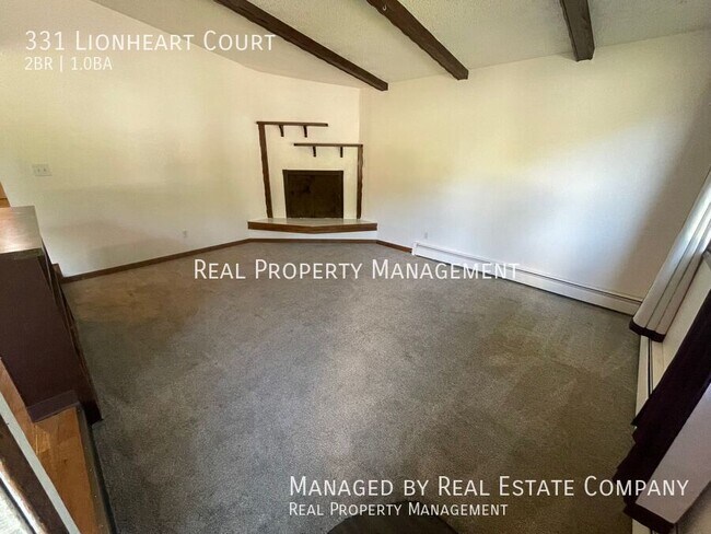 Foto del edificio - 331 Lionheart Ct