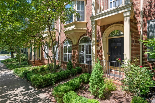 Photo - 557 Longhorn Crescent Townhome