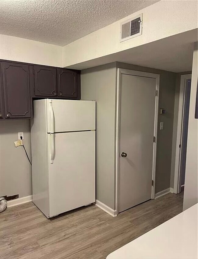 Foto del edificio - 4792 Champion Ct