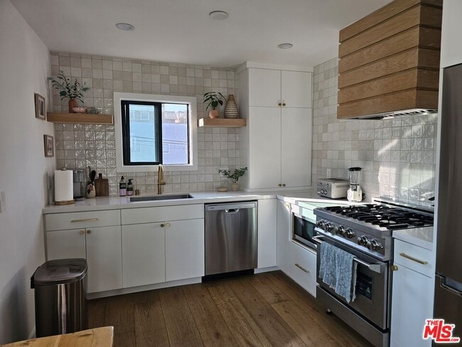 Building Photo - 17 Sunset Ave