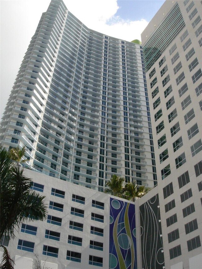 Building Photo - 185 SW 7th St