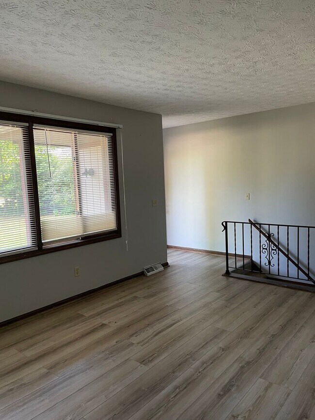Building Photo - 382 - Fairfax