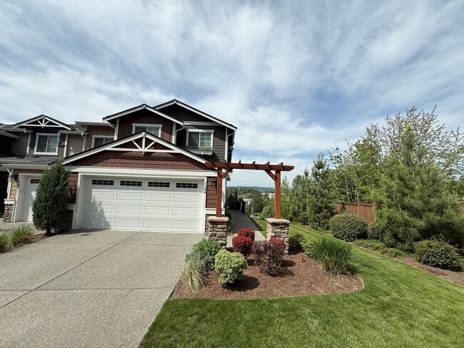 Building Photo - Hilltop Luxury Townhome with Stunning Valley Sunset Views