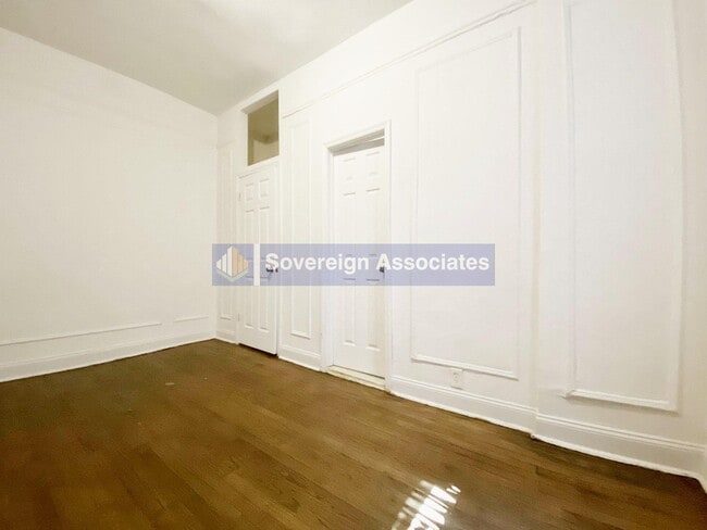 Building Photo - 45 Tiemann Pl